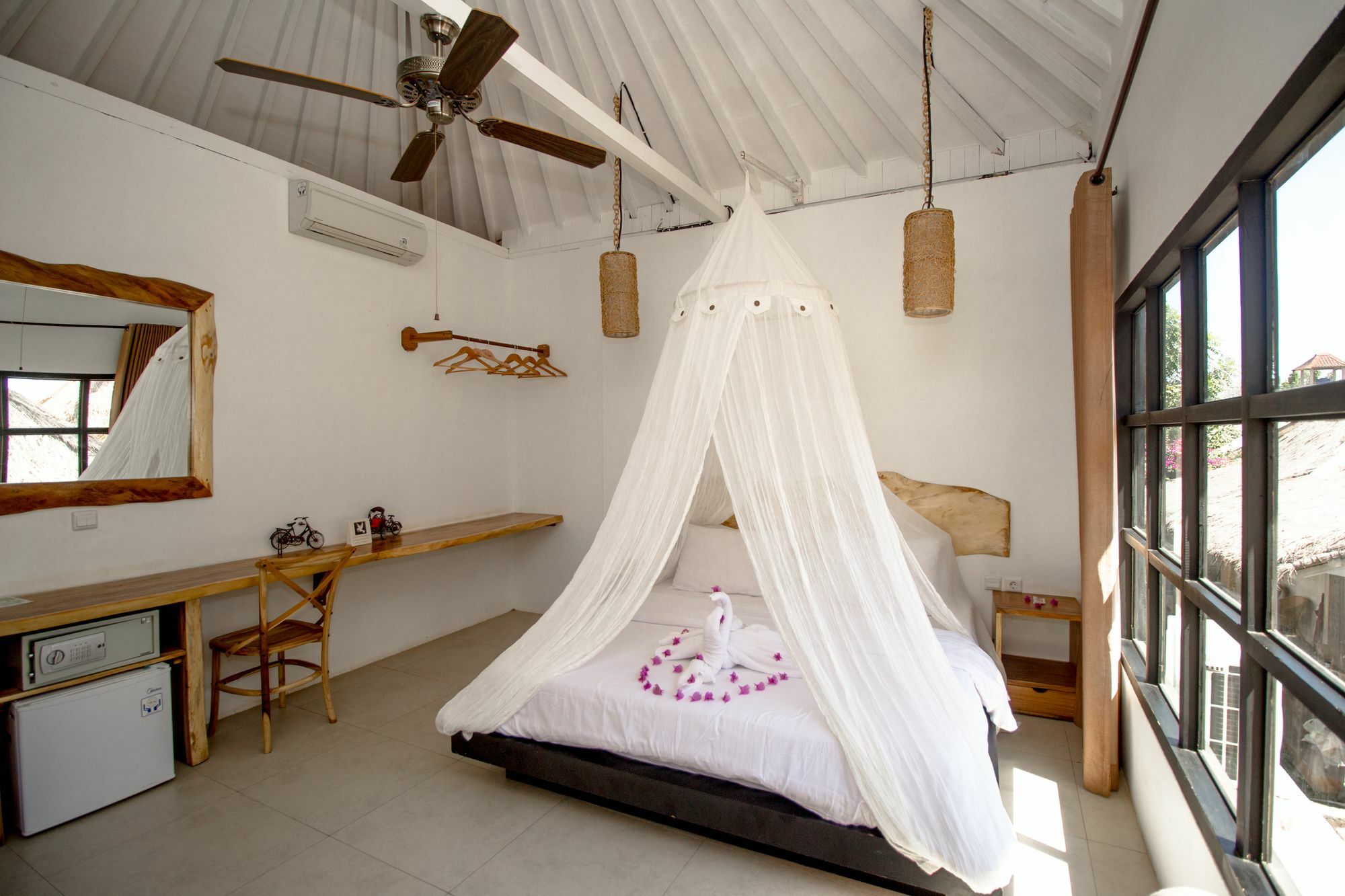 Gili Breeze Tropical Bungalows กีลีตราวางัน ภายนอก รูปภาพ